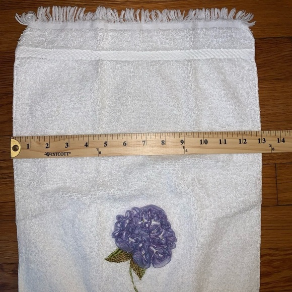 vintage 80s royal velvet bath Hand Towel  stitchsations hydrangea embroidery - Picture 2 of 14